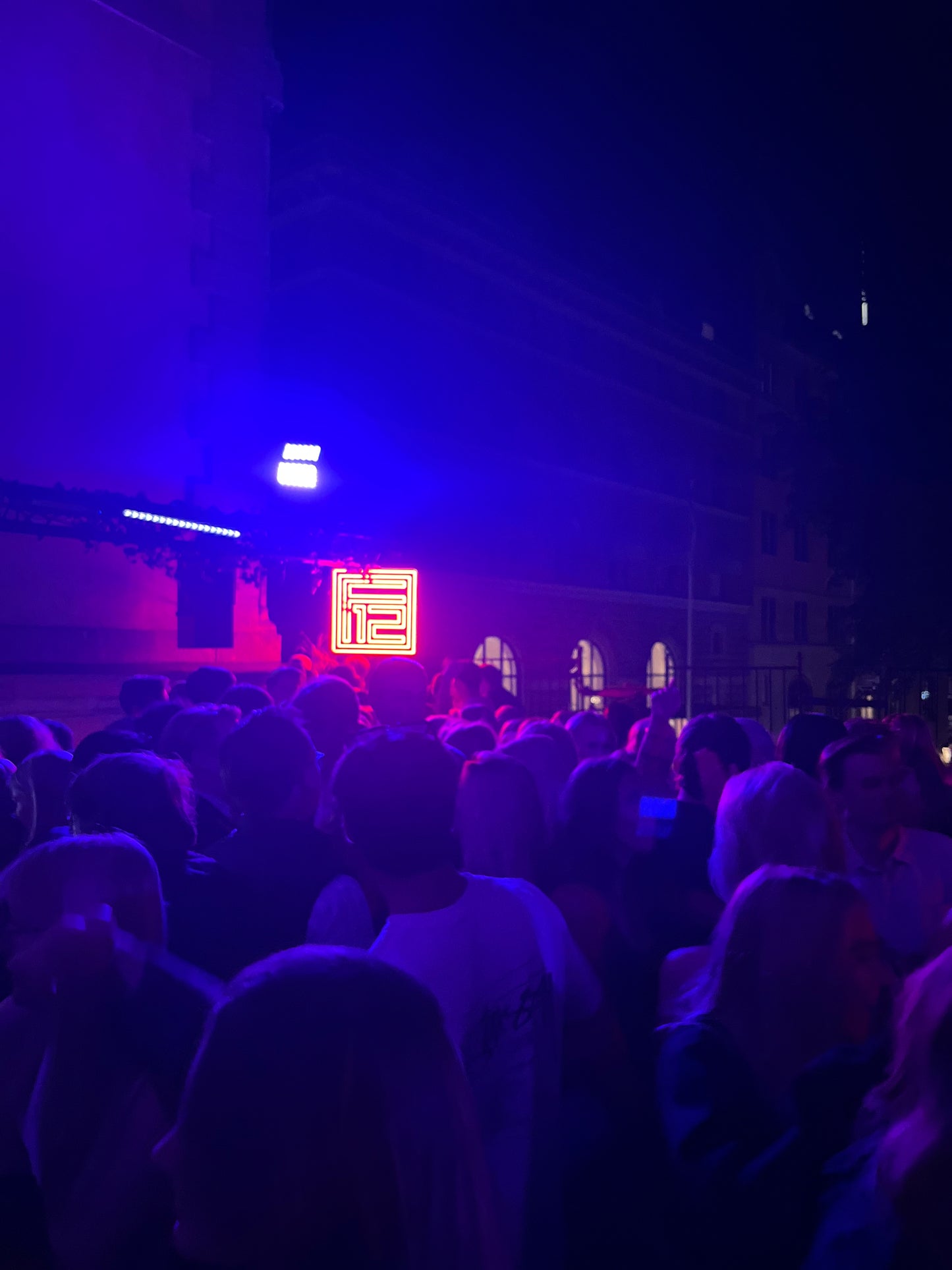 FESTNET AT F12